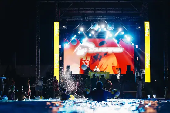 Вечеринка у бассейна Polaroid Party